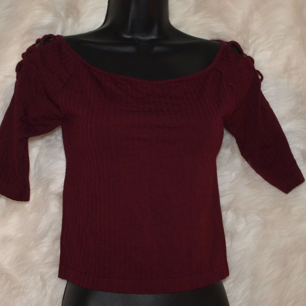 3/4 Sleeve Maroon Shirt with Criss-Cross Shoulders Size 0S BY SKYLEE COLLECTION